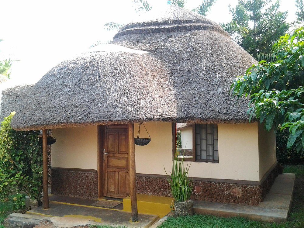 Brownstone Country Home  Lira City