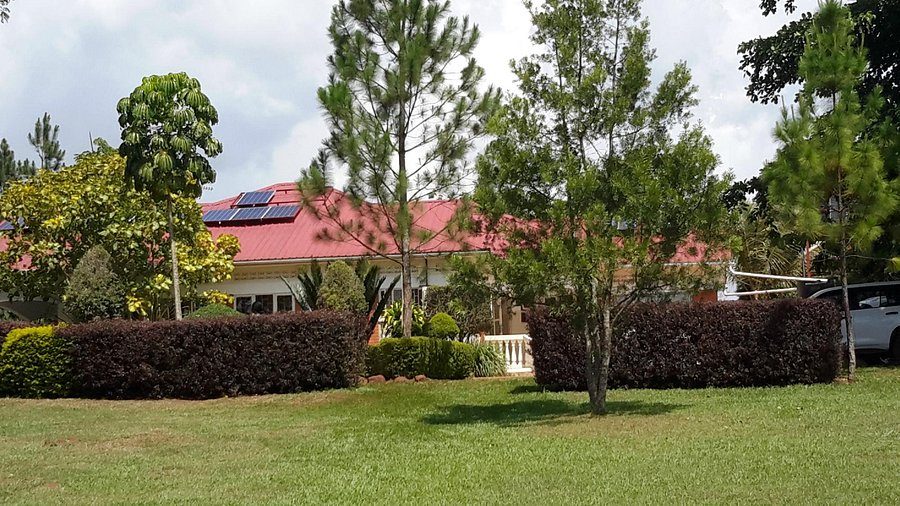 Brownstone Country Home  Lira City